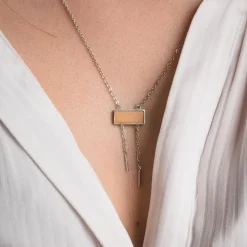 Collier Abstract