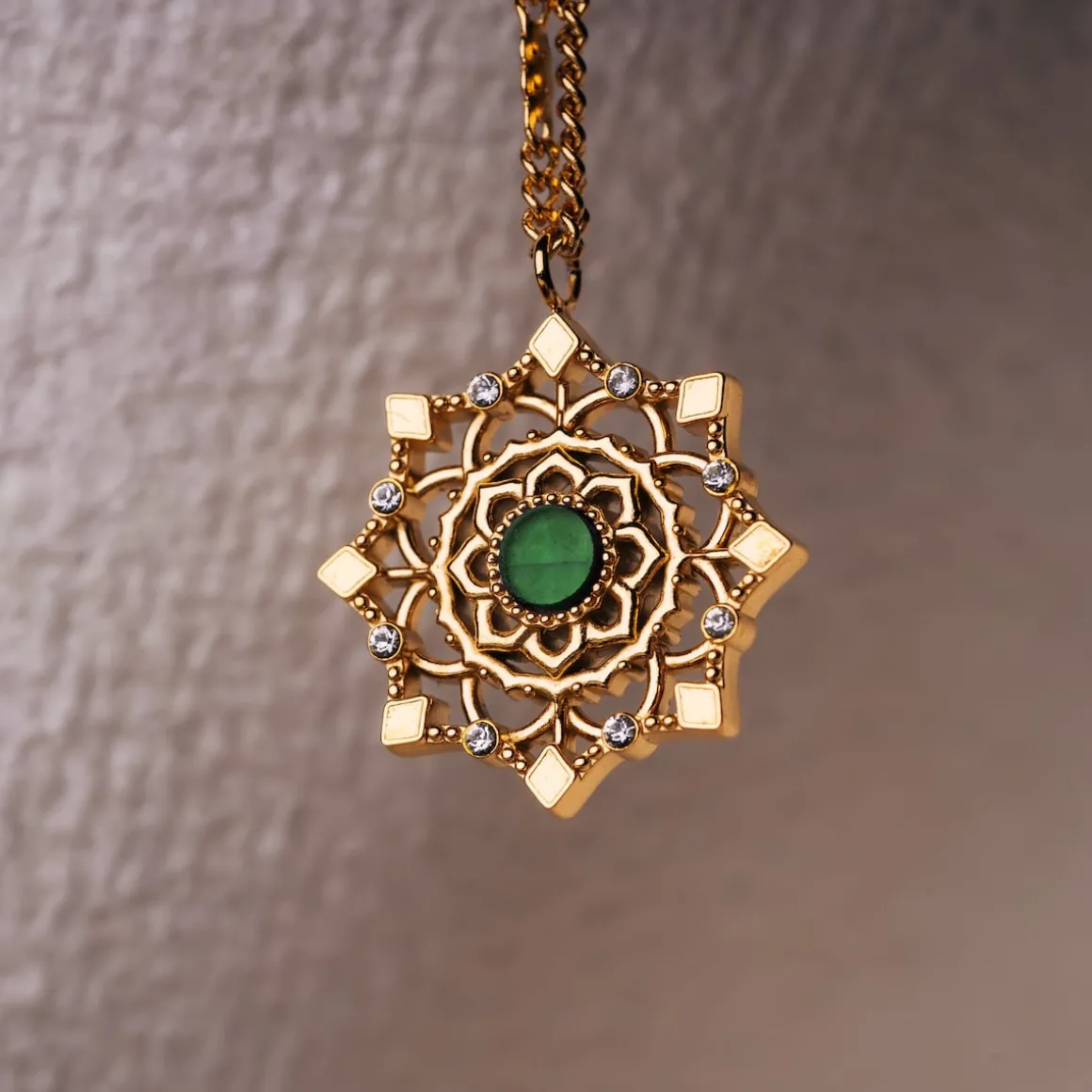 Collier Aphonia