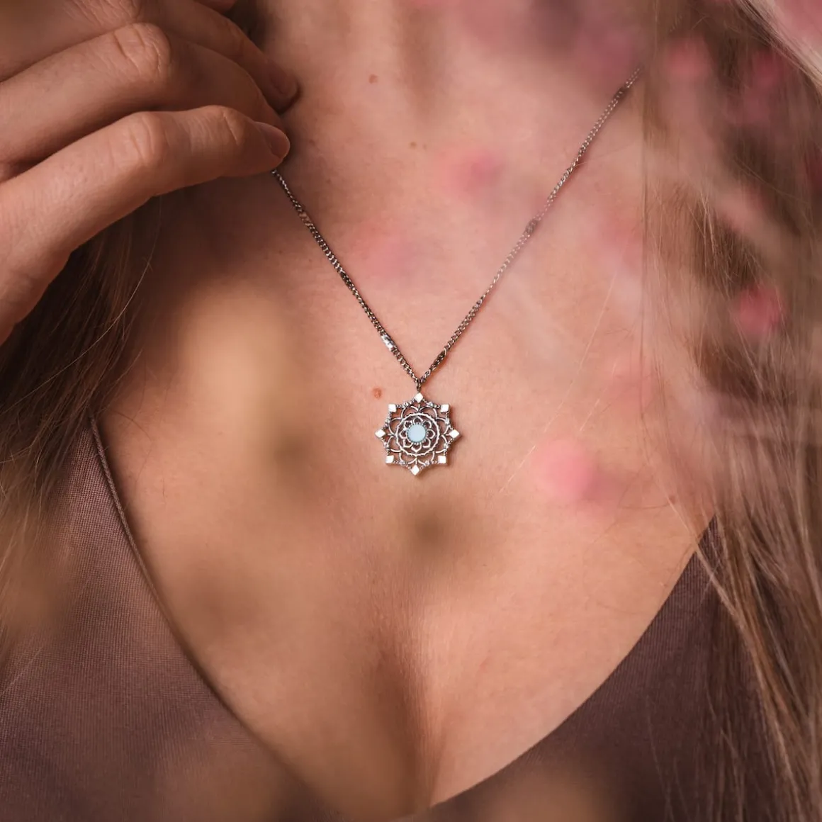 Collier Aphonia
