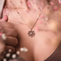 Collier Aphonia