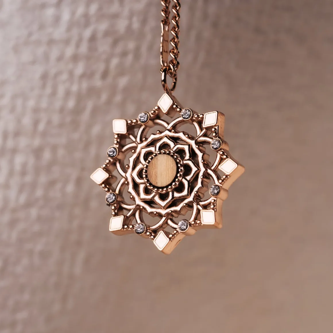 Collier Aphonia