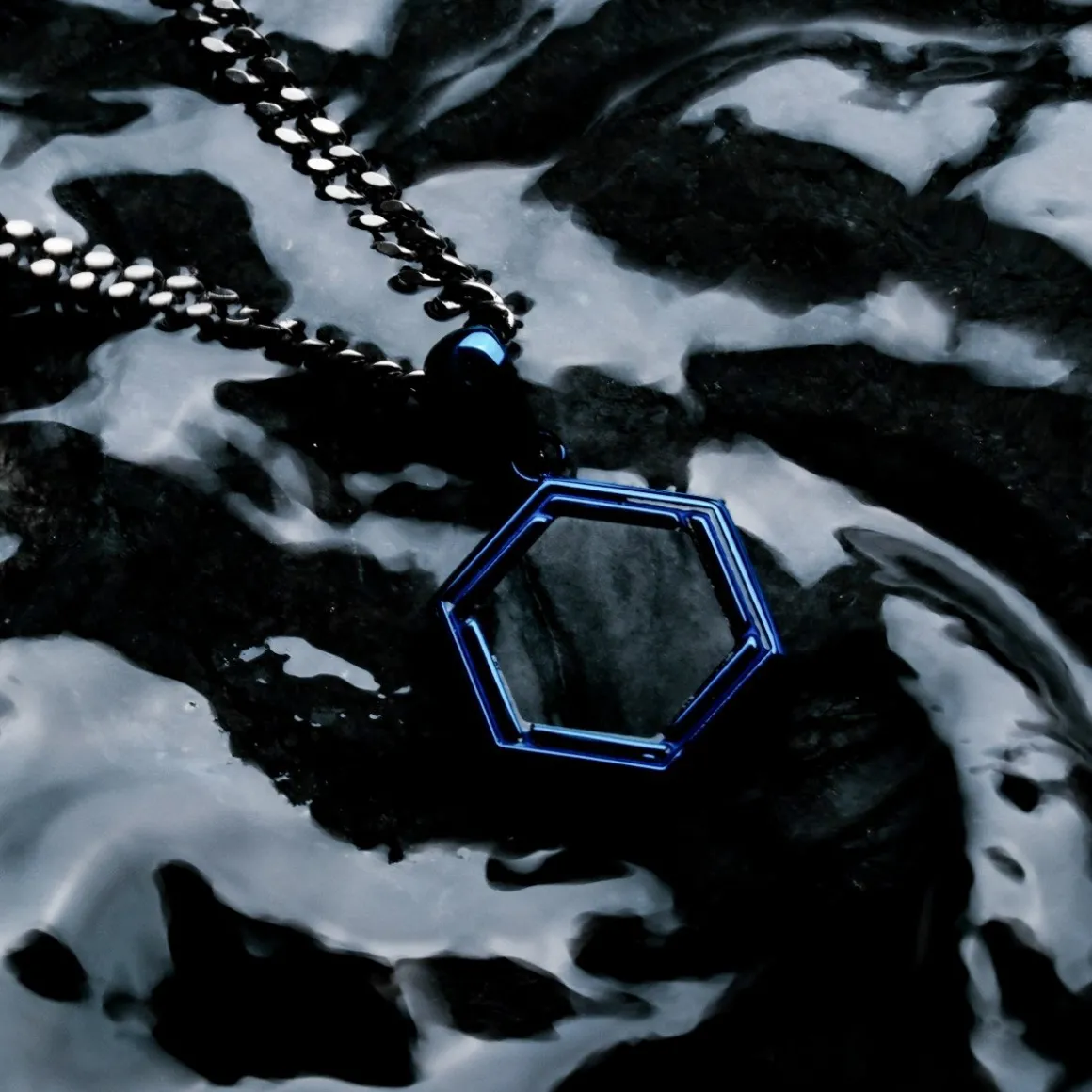 COLLIER AXIS