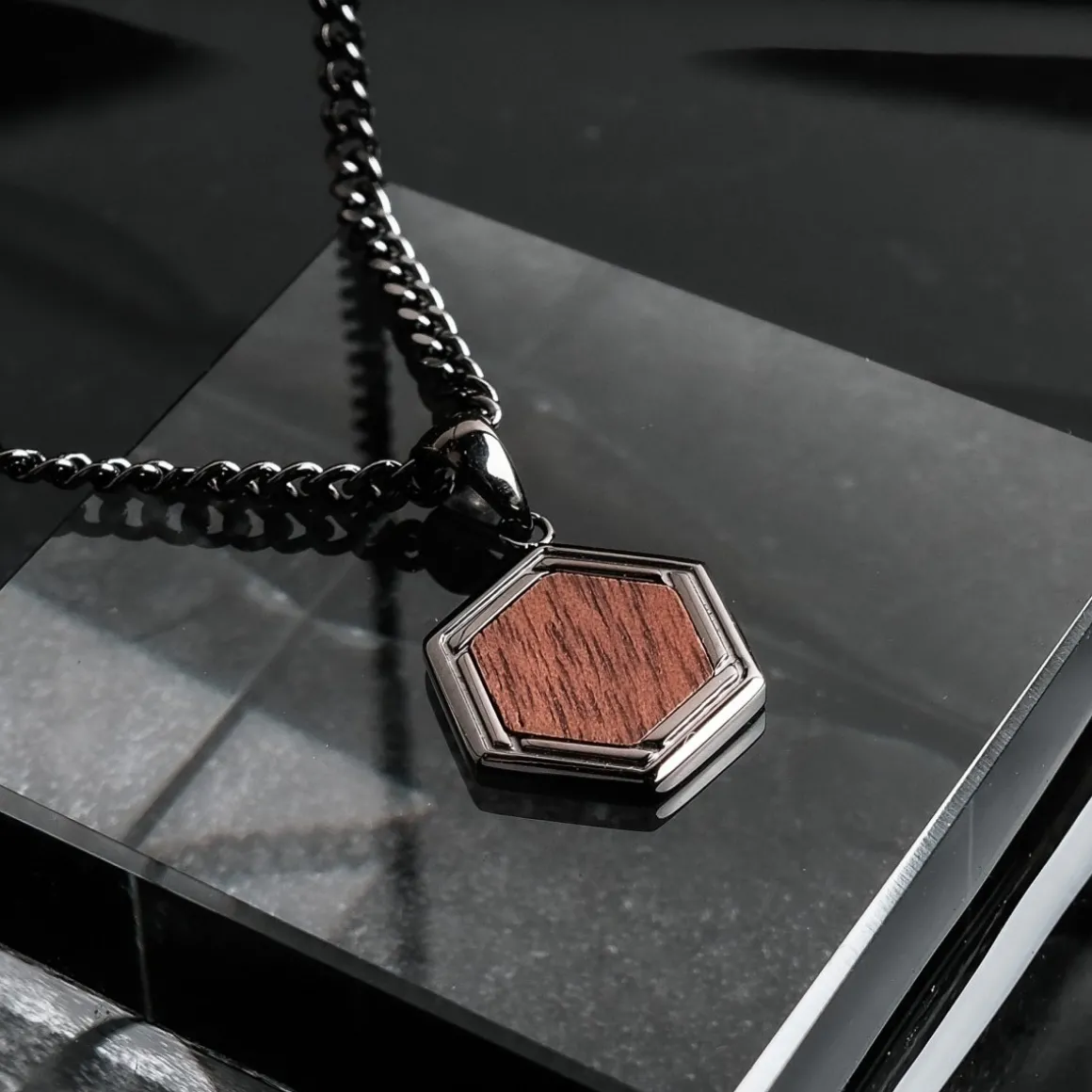 Collier Axis