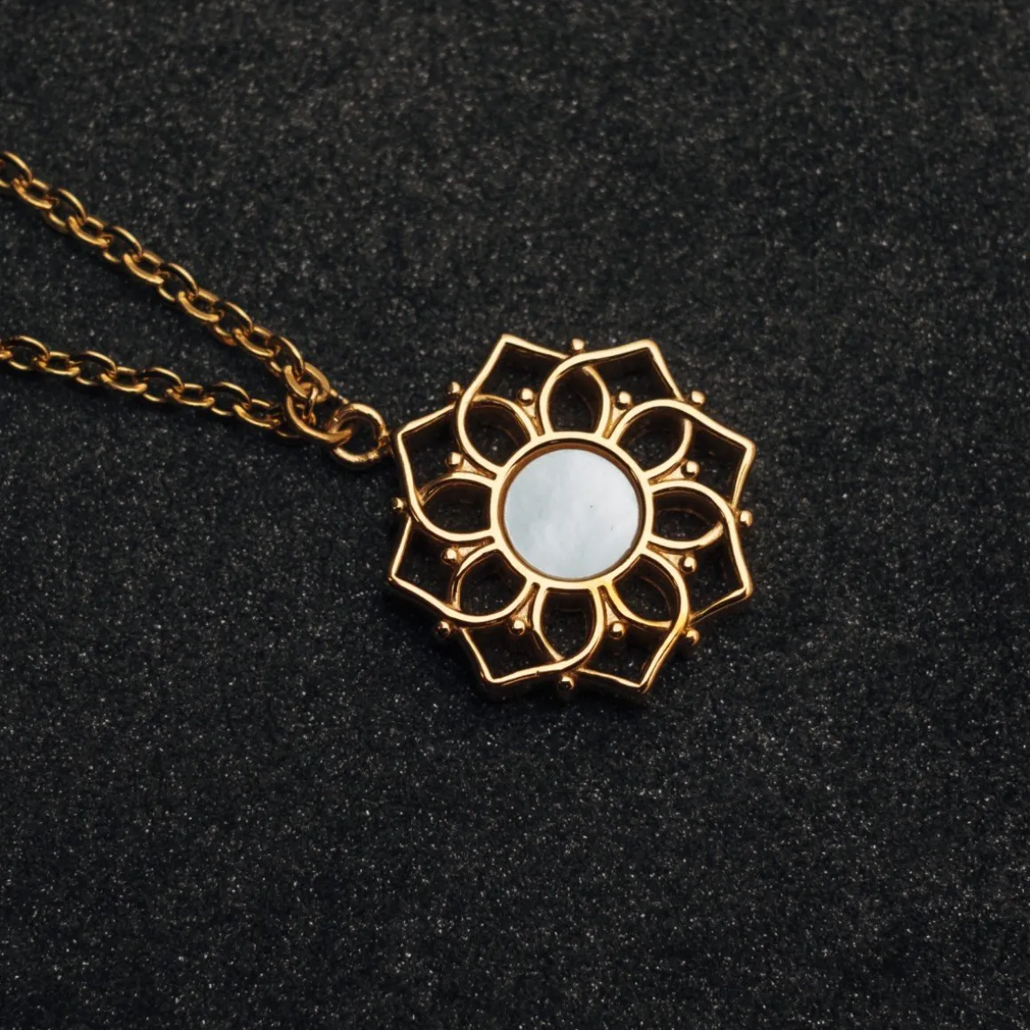 Collier Composition