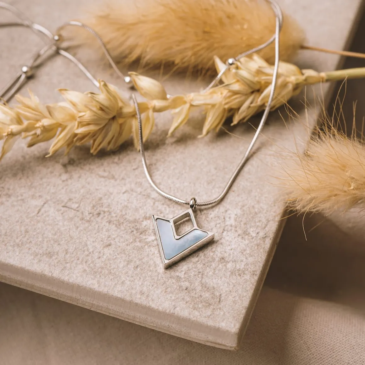 Collier Conceptual