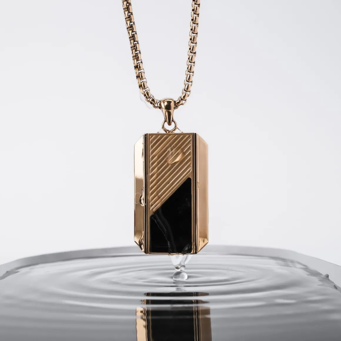 Collier Ionic