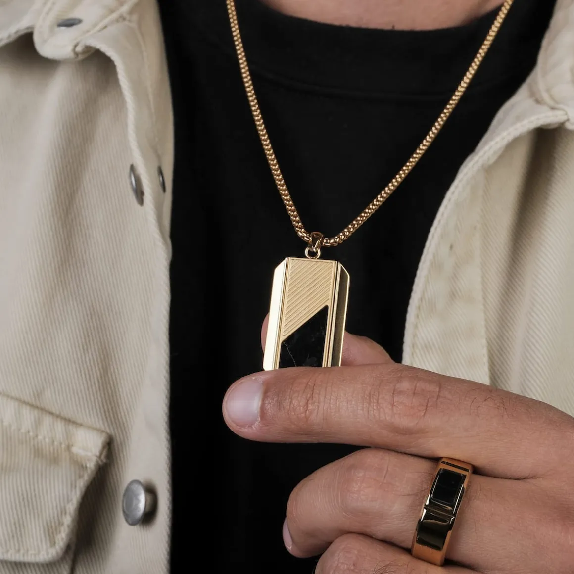 Collier Ionic
