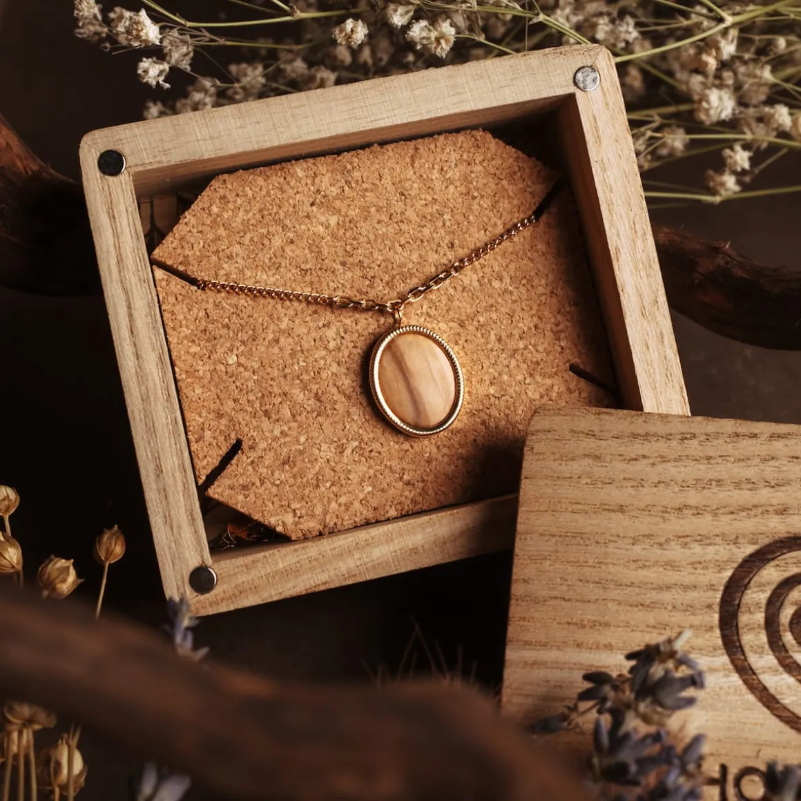 Collier Mirror