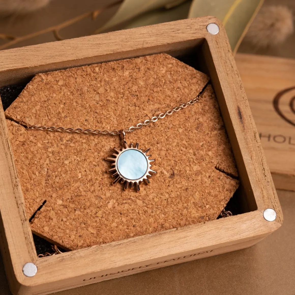 Collier Shade